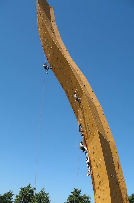 Dinding Panjat Tebing Tertinggi Di Dunia